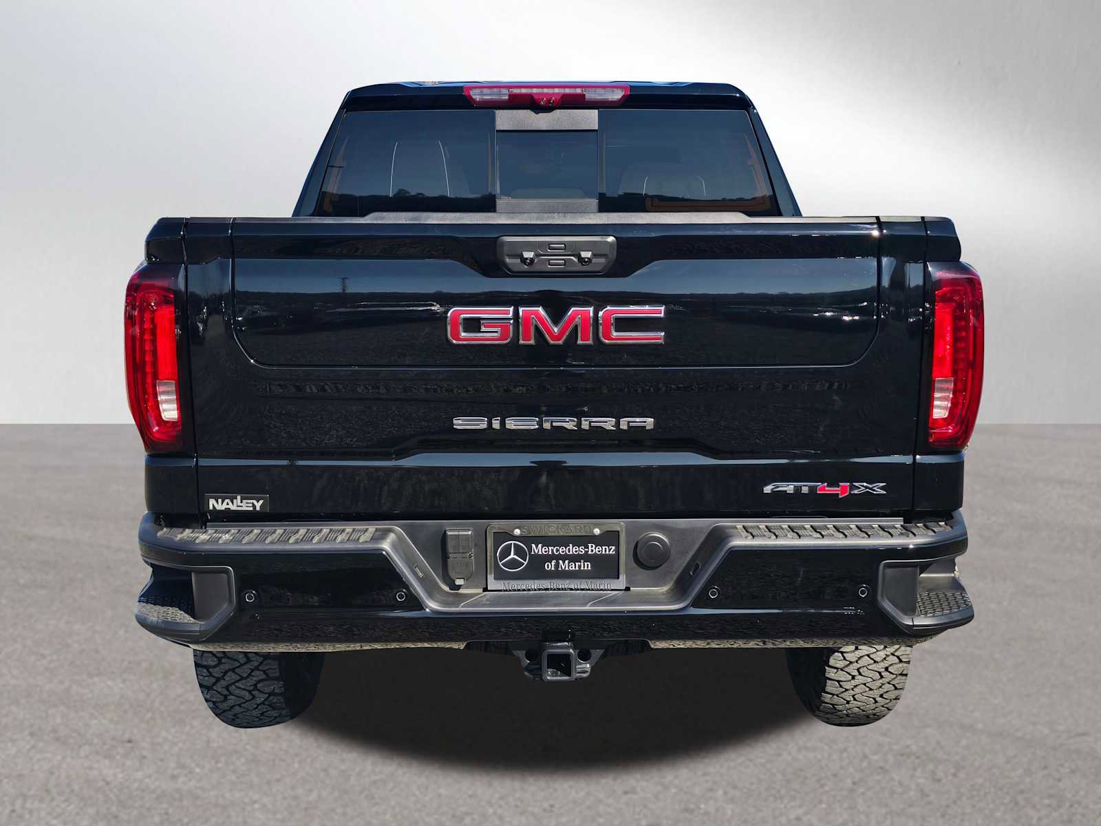 Used 2025 GMC Sierra 1500 AT4X image 4