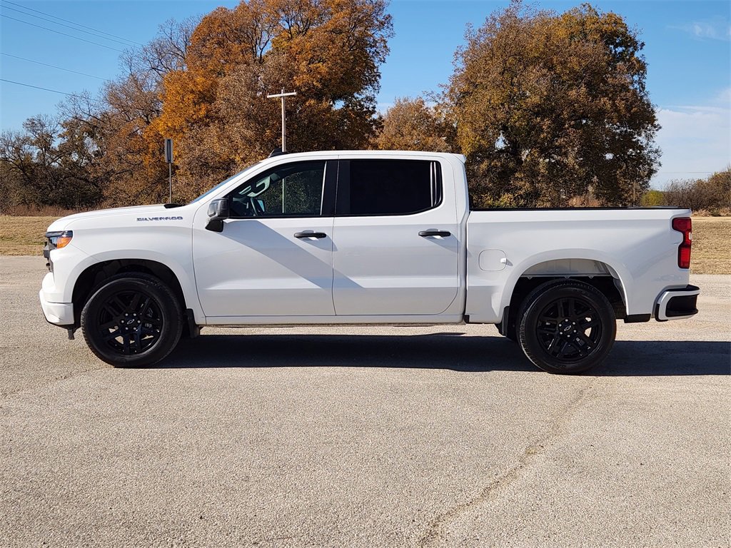 Used 2024 Chevrolet Silverado 1500 Custom image 4