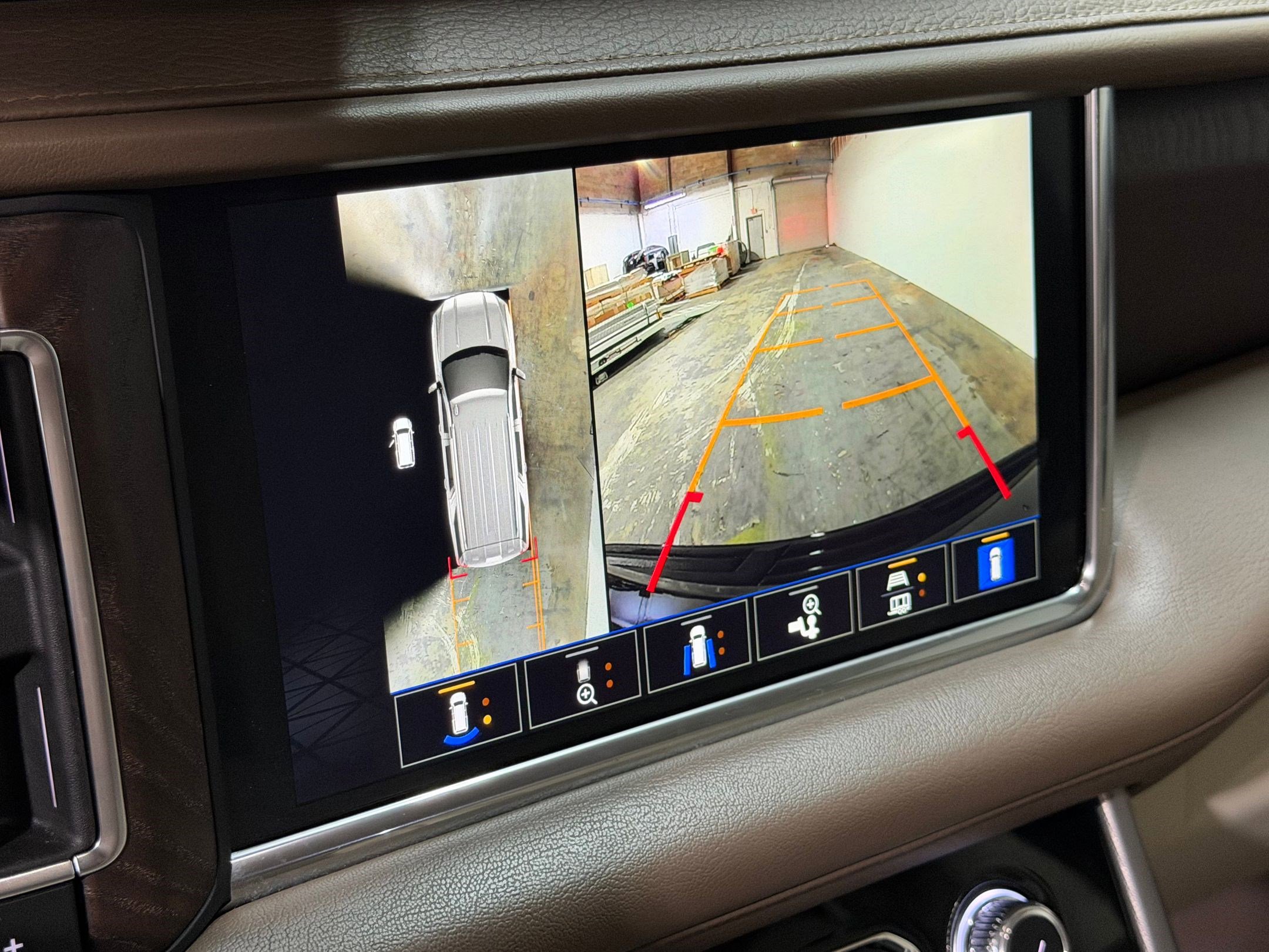 Used 2023 GMC Yukon Denali AWD/4WD image 29