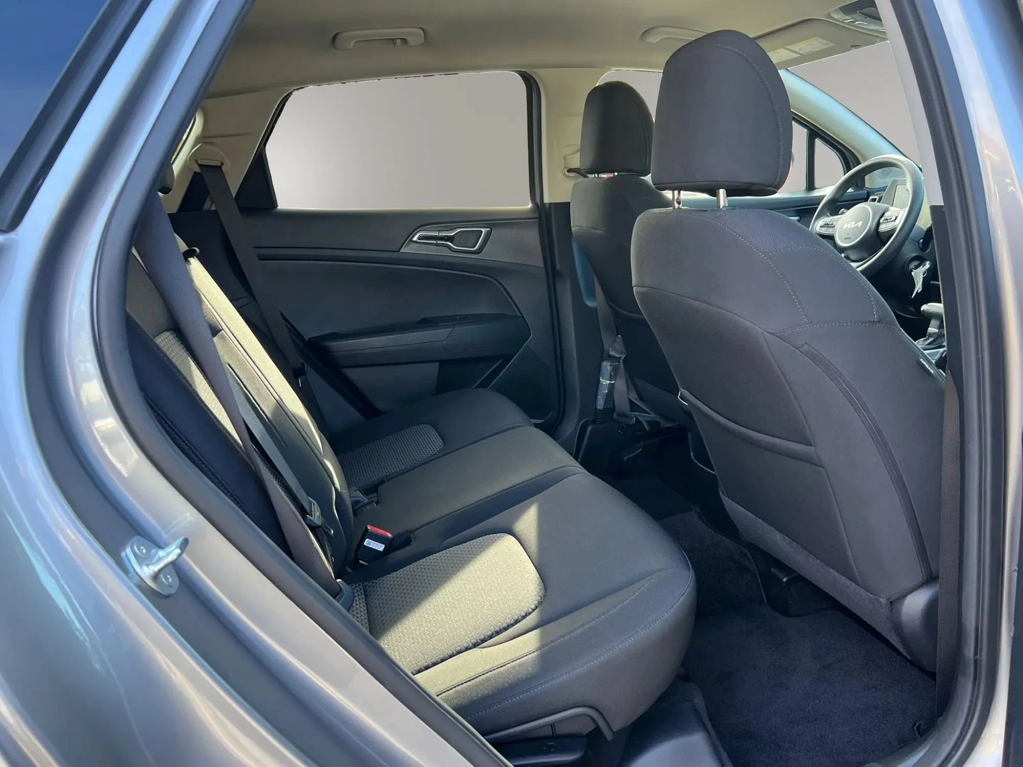 Used 2024 Kia Sportage LX AWD/4WD image 28