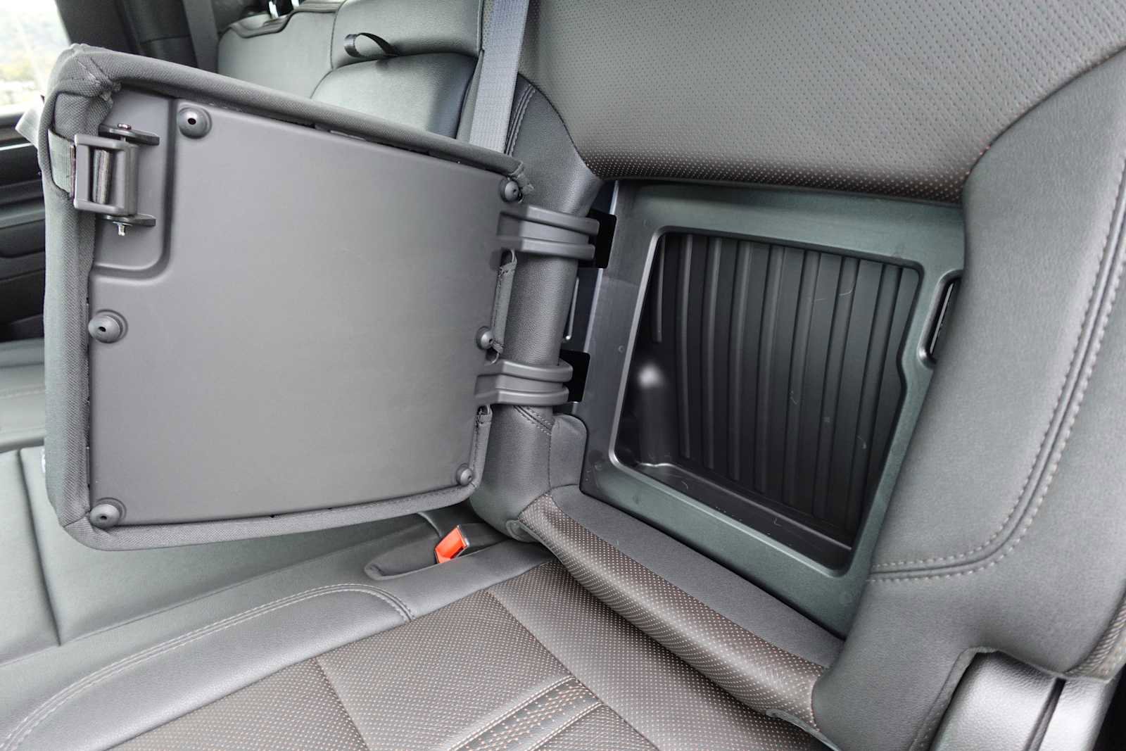 Used 2024 Chevrolet Silverado 2500 High Country image 32