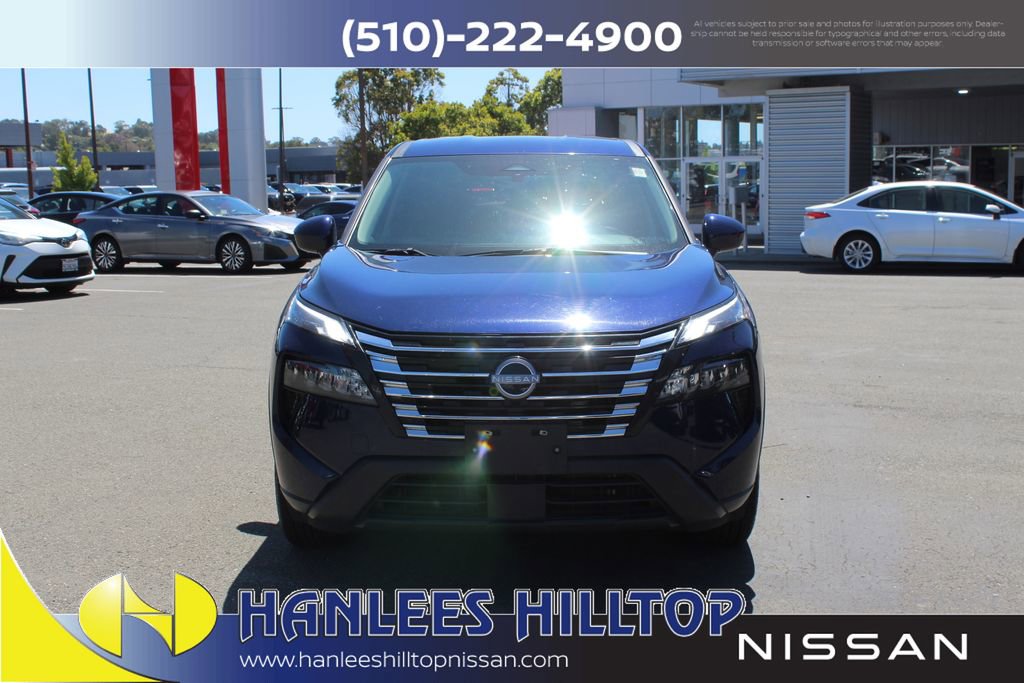 Used 2025 Nissan Rogue SV FWD image 4