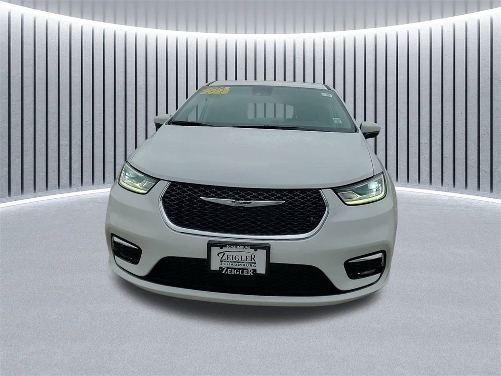 Used 2023 Chrysler Pacifica Touring-L image 21