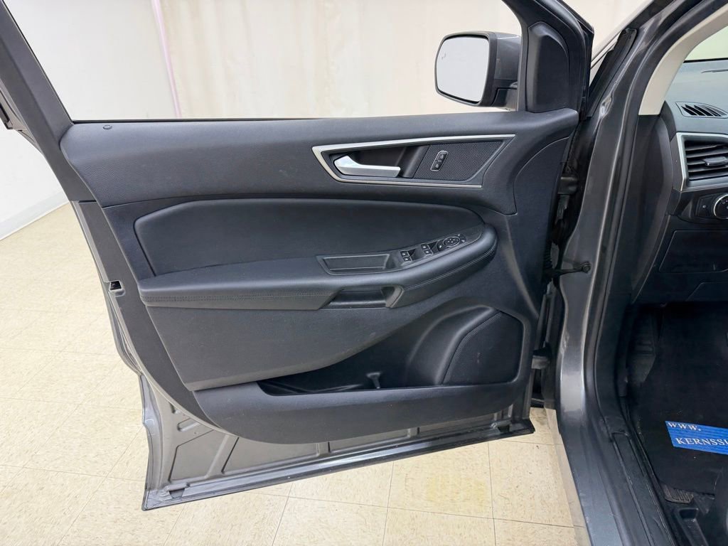 Used 2021 Ford Edge SEL image 17