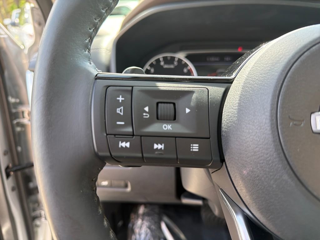 Used 2023 Nissan Rogue SV w/ SV Premium B Package image 22