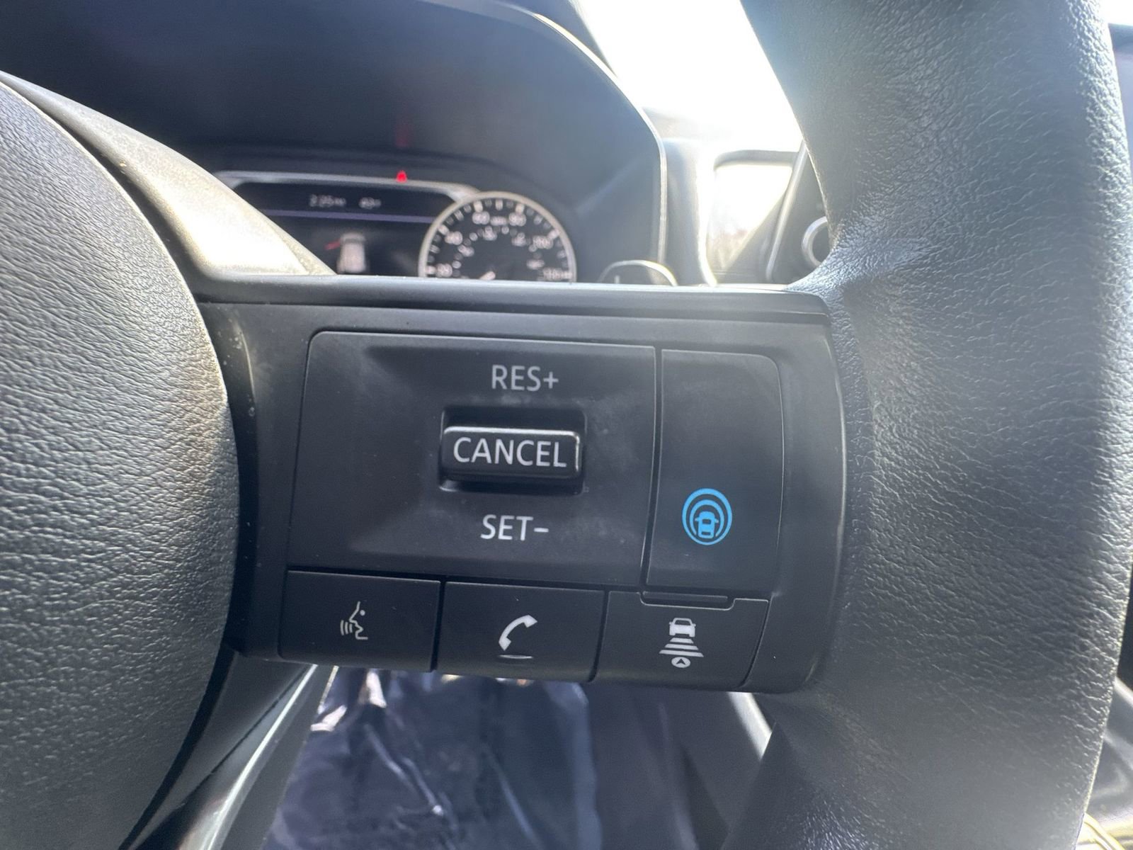 Used 2024 Nissan Rogue SV image 22