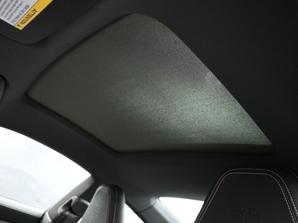 Used 2025 Porsche 911 Carrera w/ Premium Package image 24