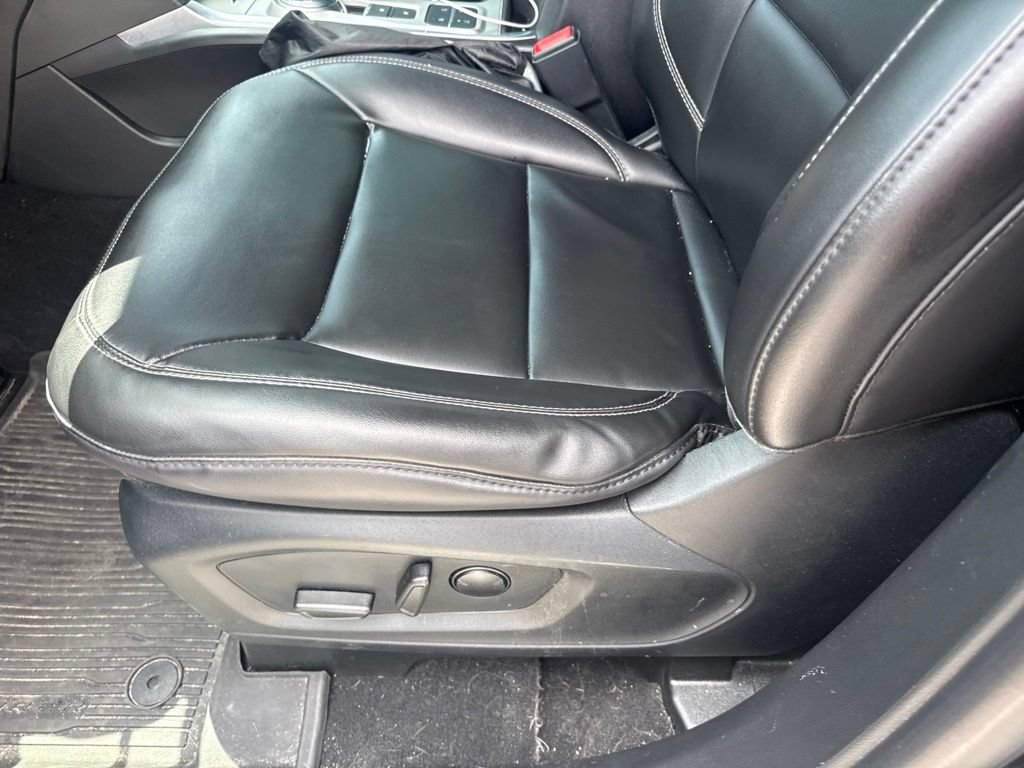 Used 2021 Ford Explorer XLT w/ Equipment Group 202A RWD image 14