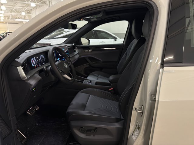 New 2026 Volkswagen Tiguan SE R-Line AWD/4WD image 16