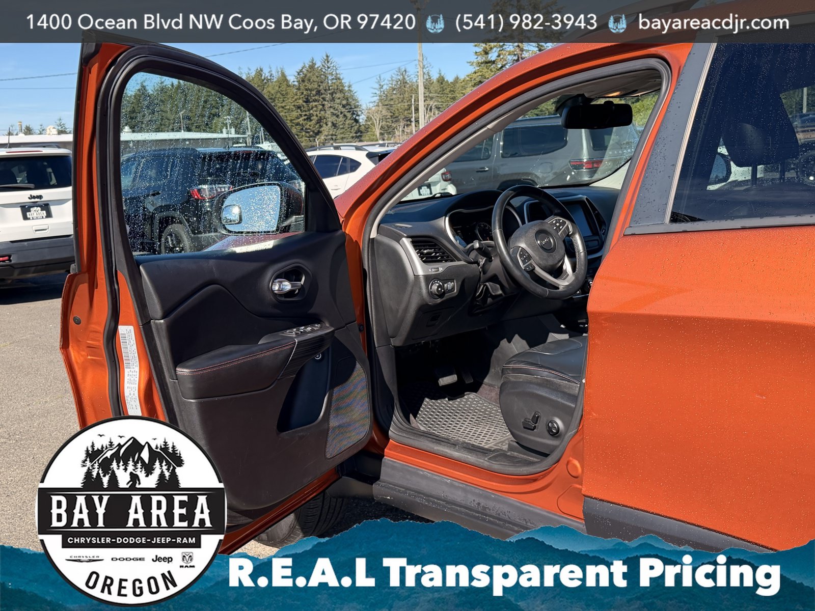 Used 2016 Jeep Cherokee Trailhawk w/ Leather Interior Group AWD/4WD image 11