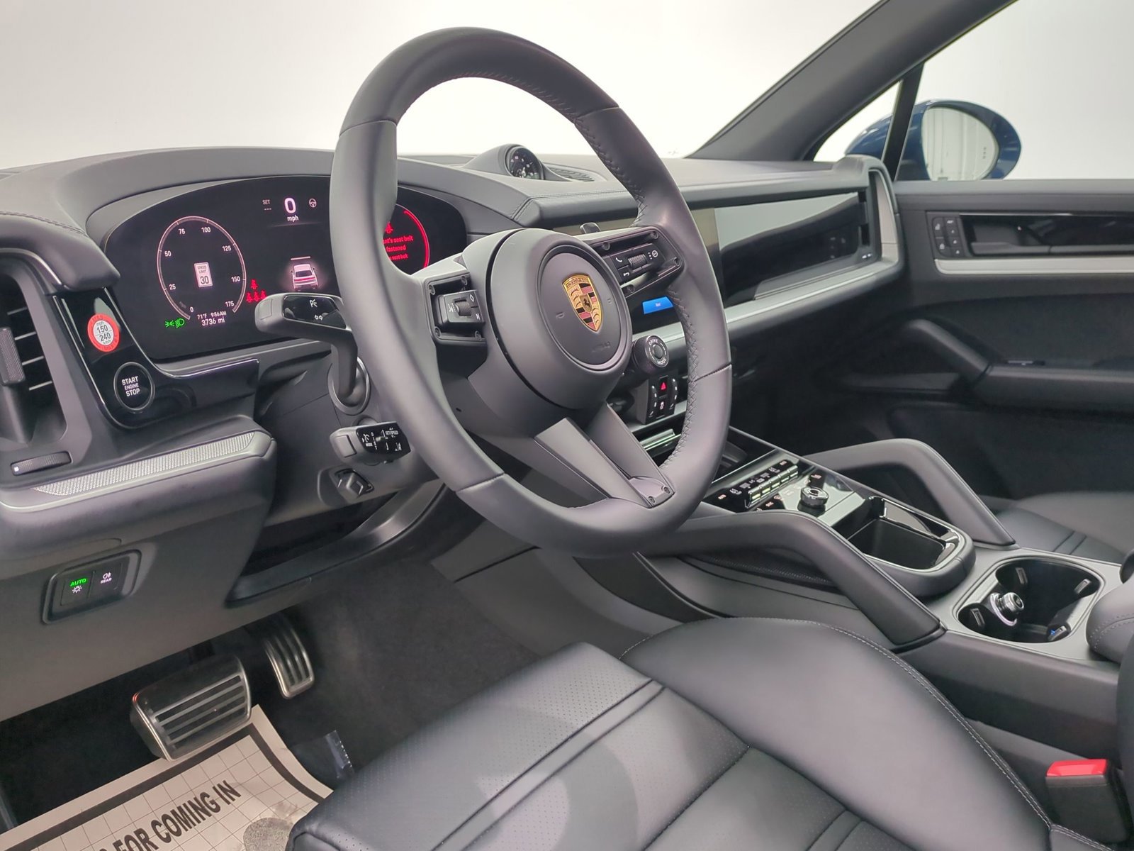 Used 2025 Porsche Cayenne image 4