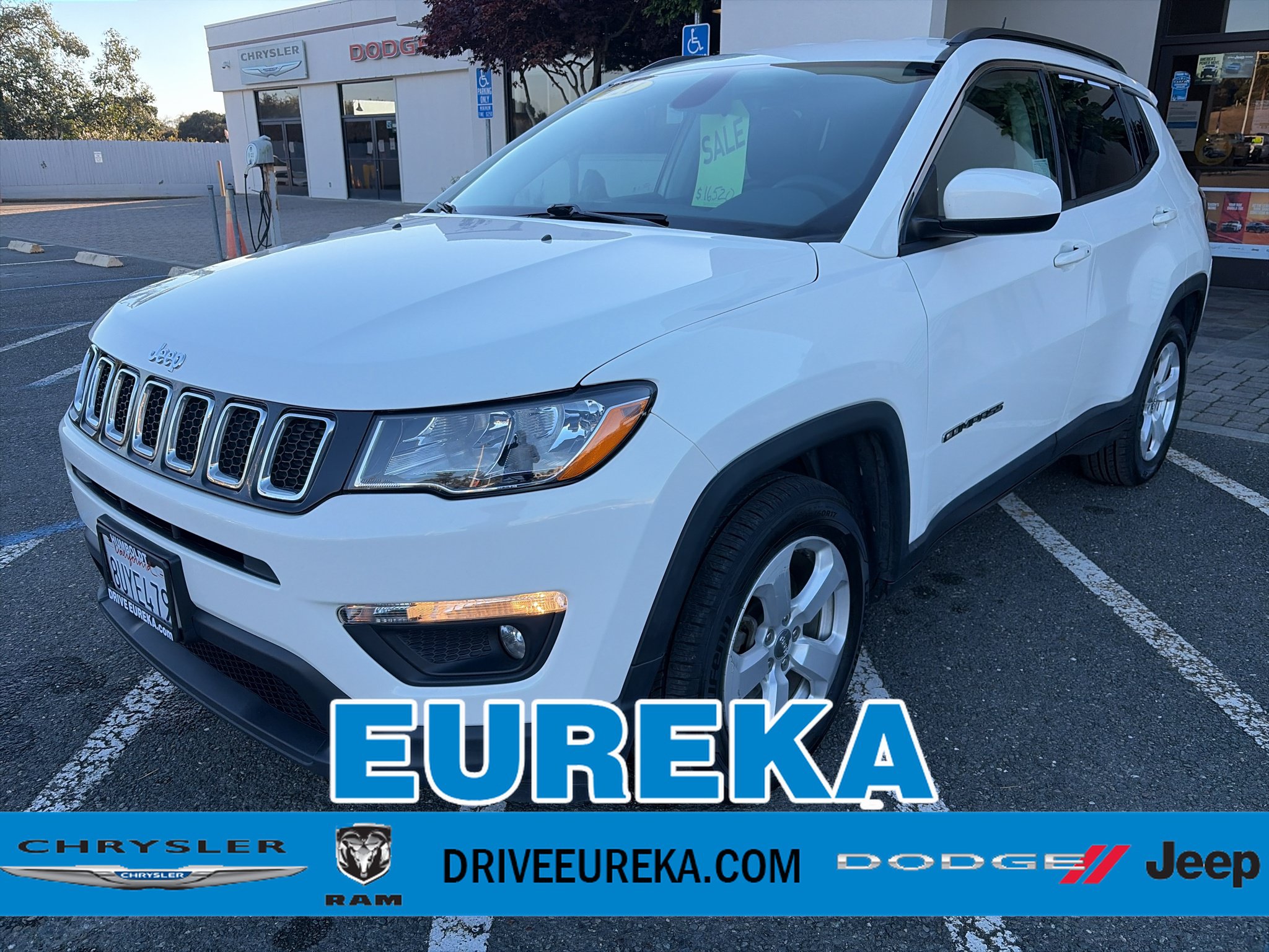 Used 2021 Jeep Compass Latitude FWD image 1