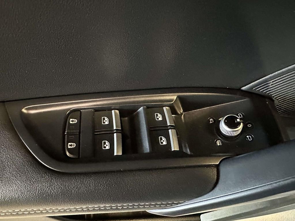 Used 2023 Audi Q5 2.0T Premium Plus w/ Premium Plus Package AWD/4WD image 16