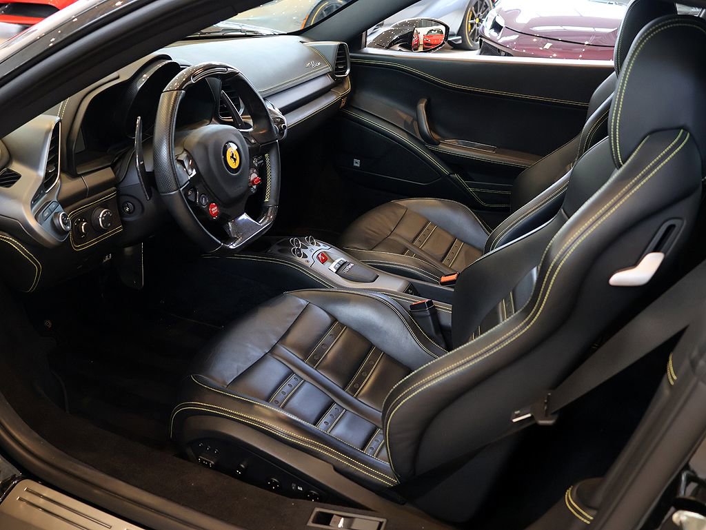 Used 2011 Ferrari 458 Italia Coupe RWD image 72