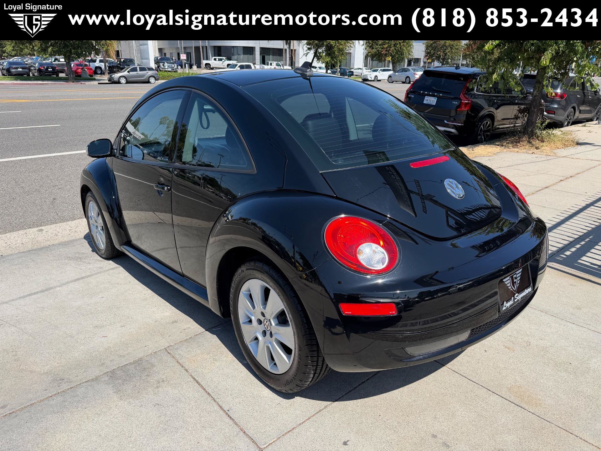 Used 2009 Volkswagen Beetle S FWD image 5