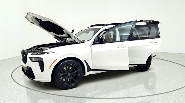 Used 2023 BMW X7 M60i AWD/4WD image 14