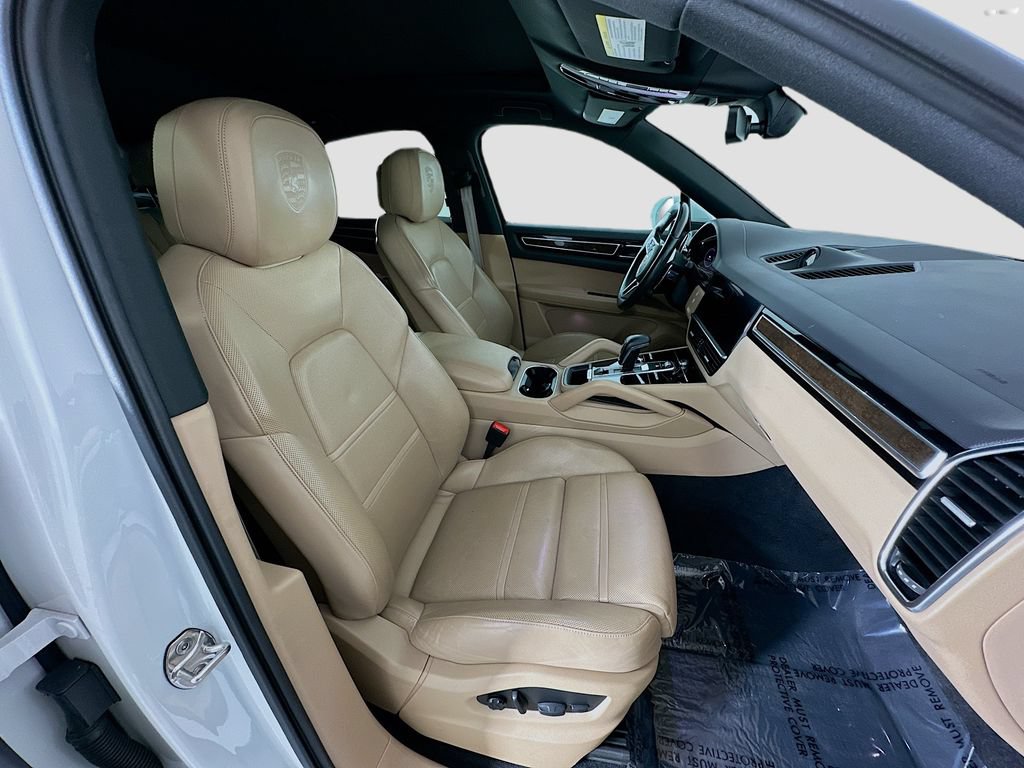 Certified 2023 Porsche Cayenne Platinum Edition AWD/4WD image 29