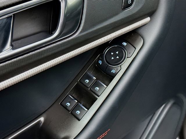 Used 2025 Ford Explorer ST-Line w/ ST-Line Street Pack image 18