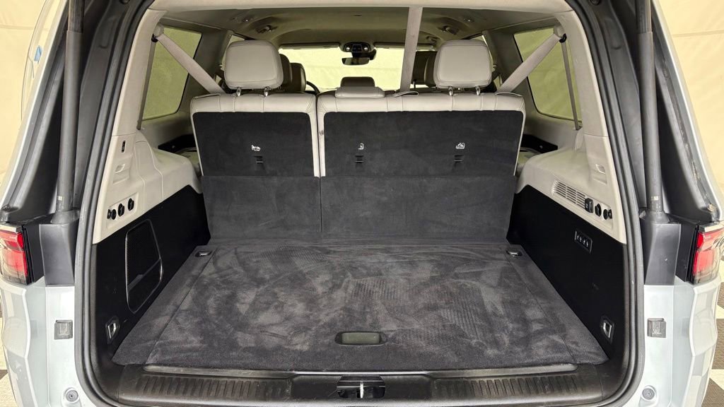 Used 2024 Jeep Wagoneer L Series II w/ Flexible Seating Group AWD/4WD image 4