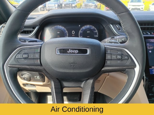 Used 2023 Jeep Grand Cherokee L Limited AWD/4WD image 13