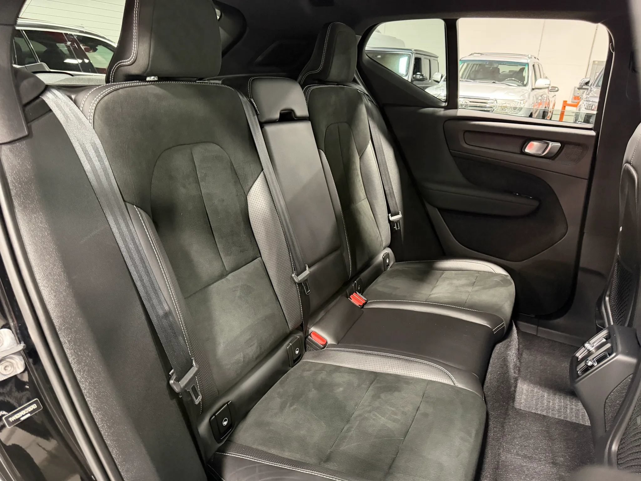 Used 2019 Volvo XC40 T5 R-Design AWD/4WD image 44