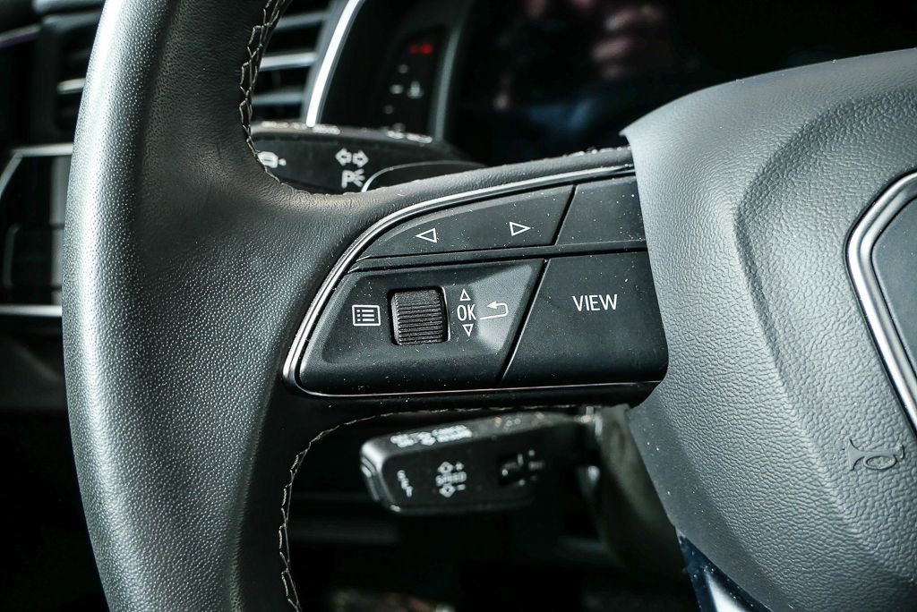 Used 2023 Audi Q8 Prestige w/ Prestige Package image 11