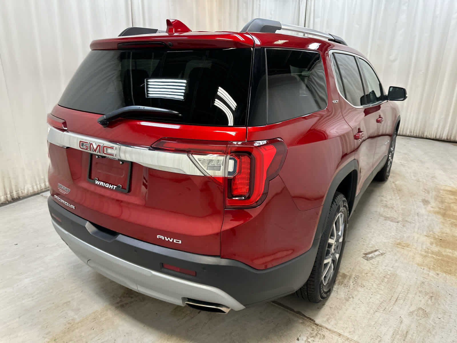 Used 2023 GMC Acadia SLT w/ Technology Package image 8