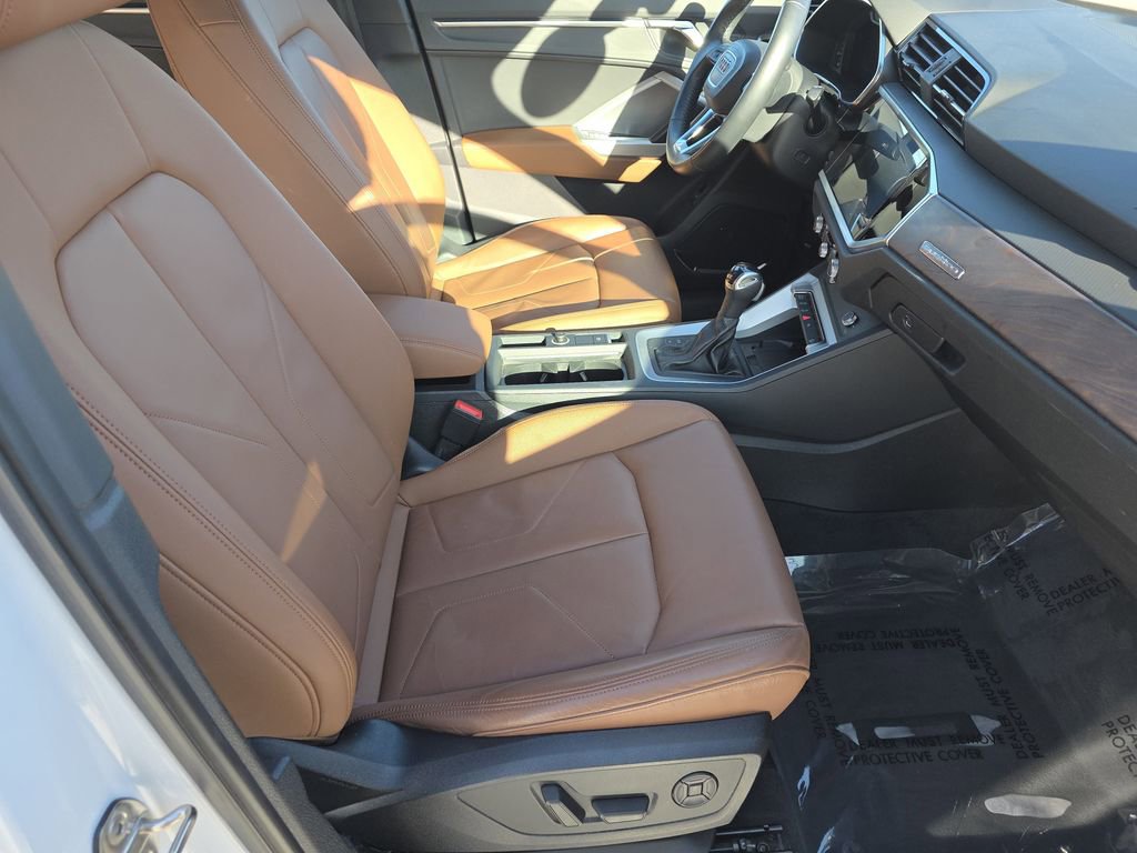 Used 2019 Audi Q3 2.0T Premium Plus w/ Premium Plus Package image 23