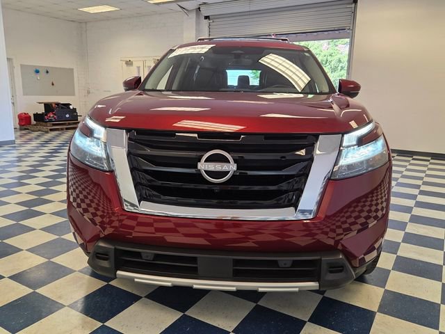 Used 2024 Nissan Pathfinder SL w/ SL Premium Package image 2
