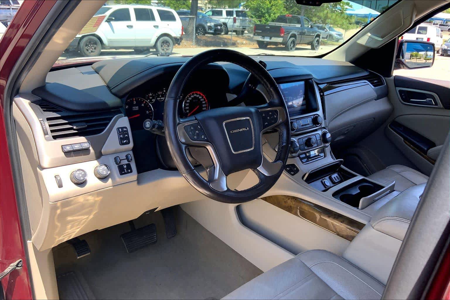 Used 2016 GMC Yukon XL Denali w/ Open Road Package AWD/4WD image 18