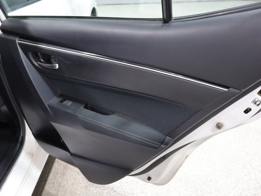 Used 2018 Toyota Corolla LE FWD image 21