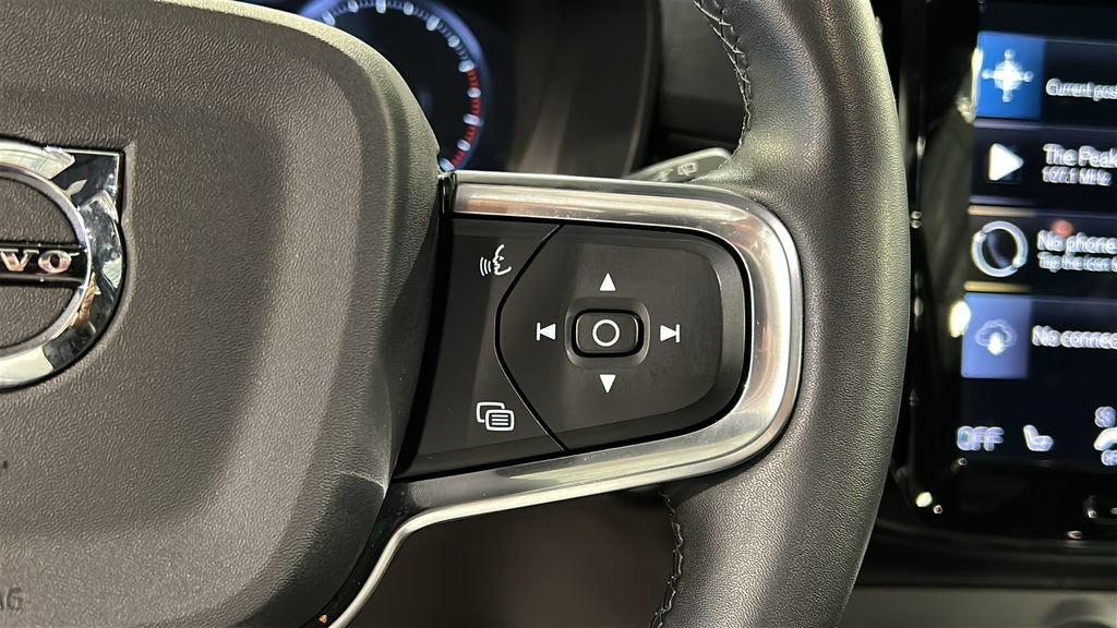 Used 2022 Volvo XC40 T5 R-Design w/ Advanced Package AWD/4WD image 13