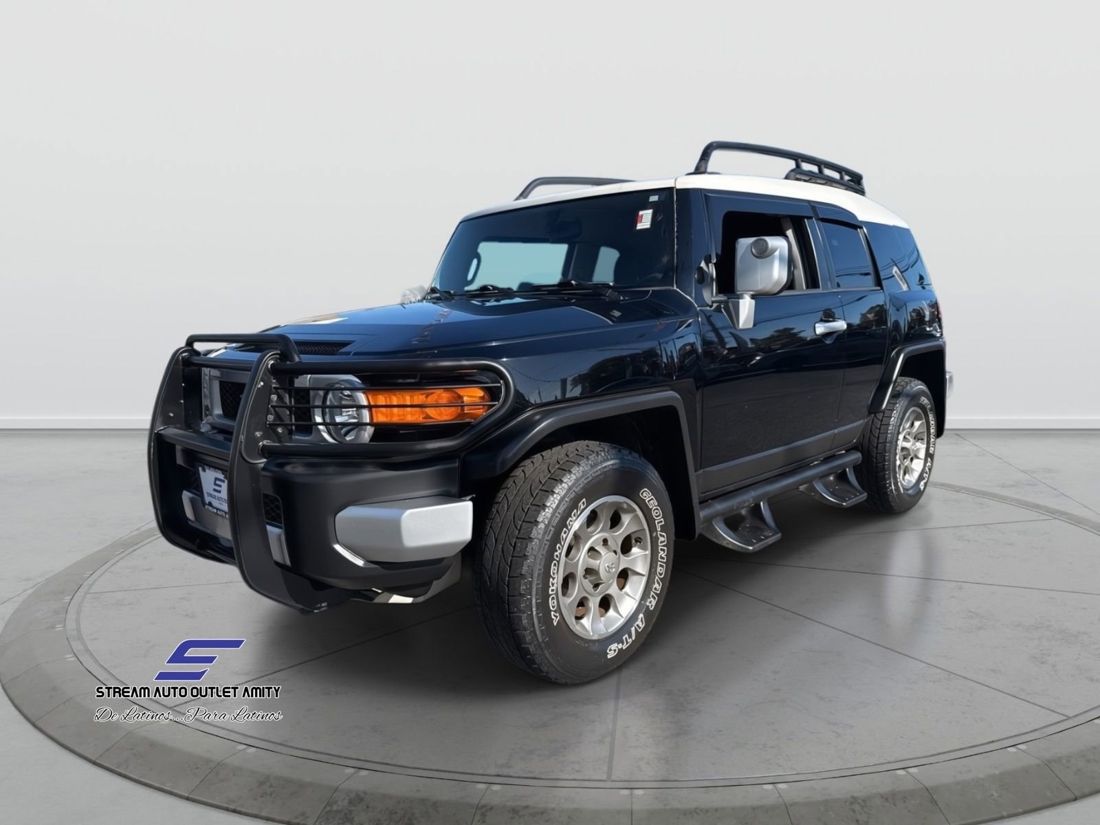 Used 2013 Toyota FJ Cruiser 4WD image 3