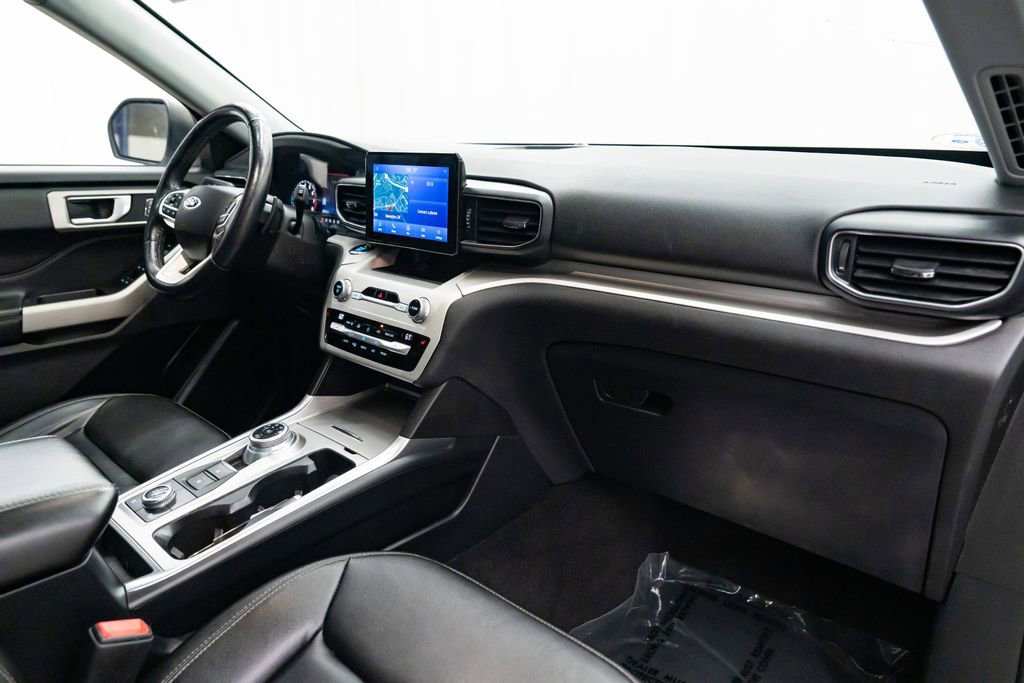 Used 2020 Ford Explorer XLT w/ Equipment Group 202A image 32