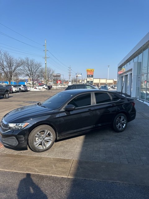 Certified 2024 Volkswagen Jetta SE w/ Panoramic Sunroof Package image 18