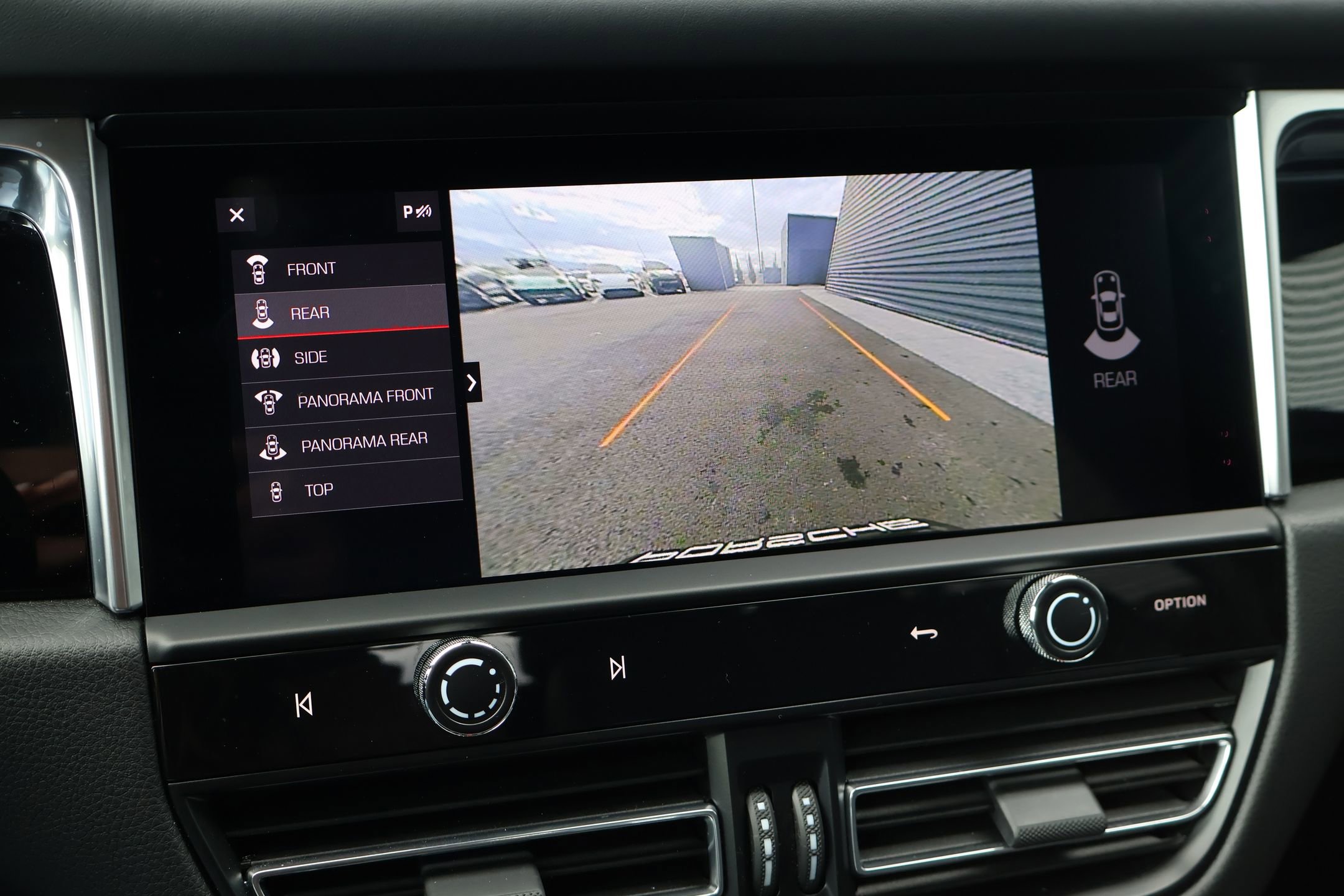 Used 2024 Porsche Macan Turbo image 18