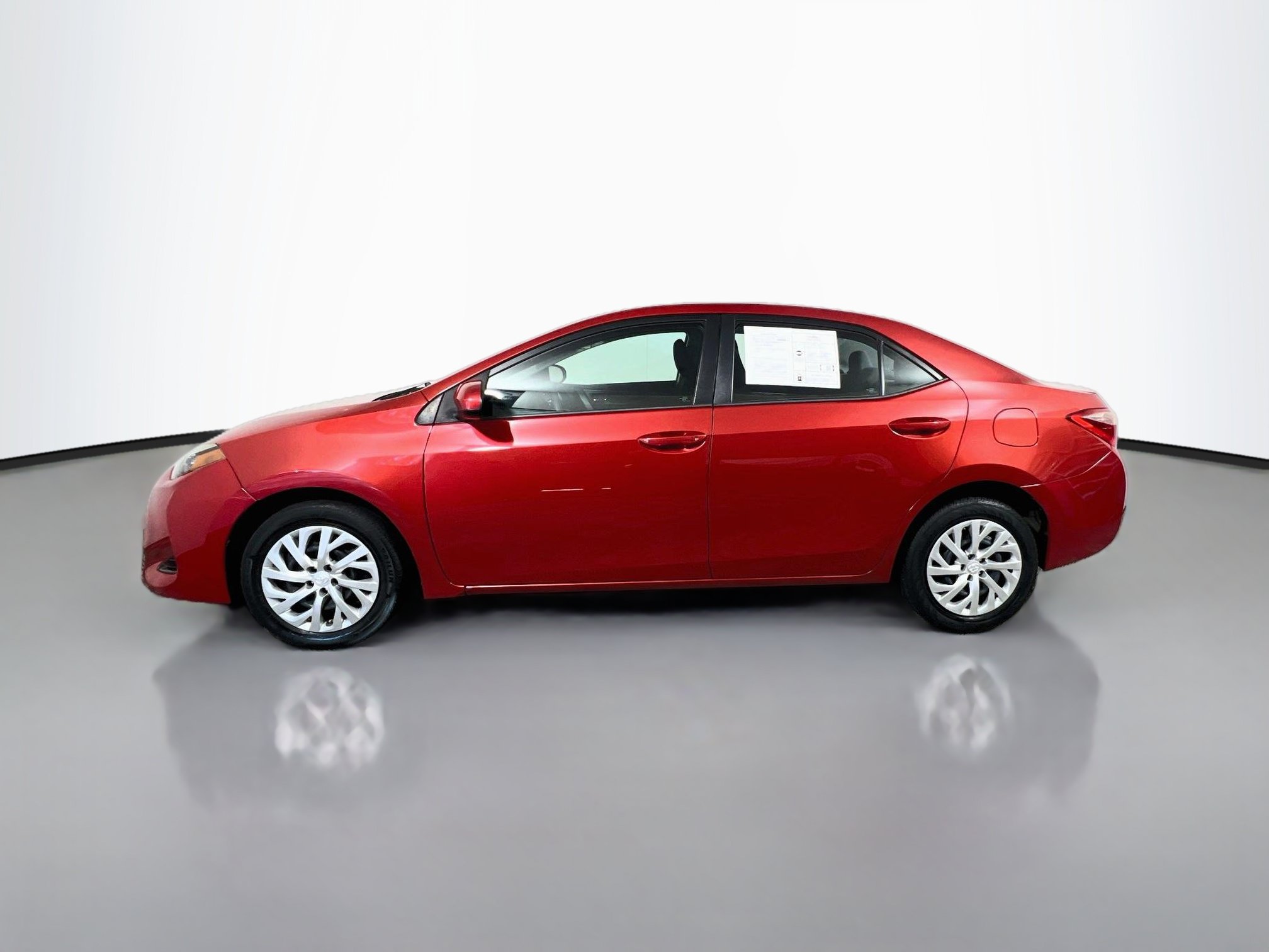 Used 2018 Toyota Corolla LE FWD image 9