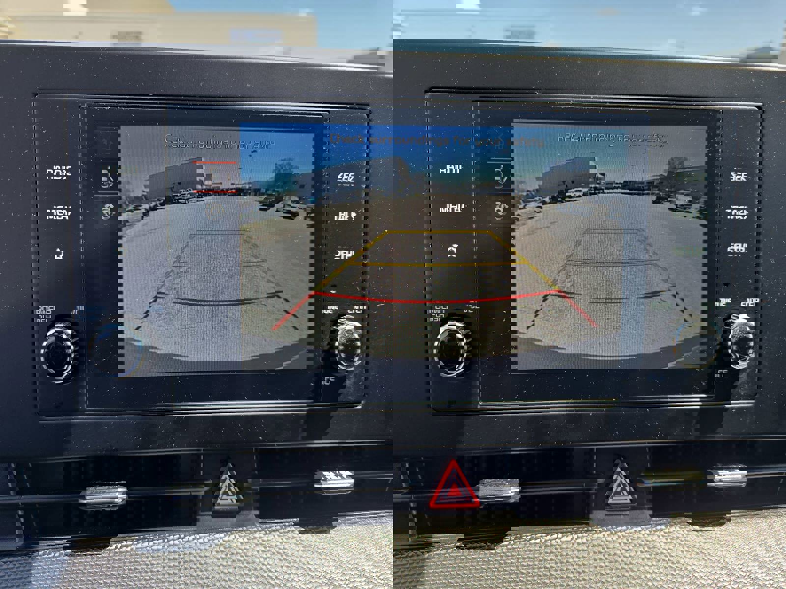 Used 2025 Kia Sportage LX image 23