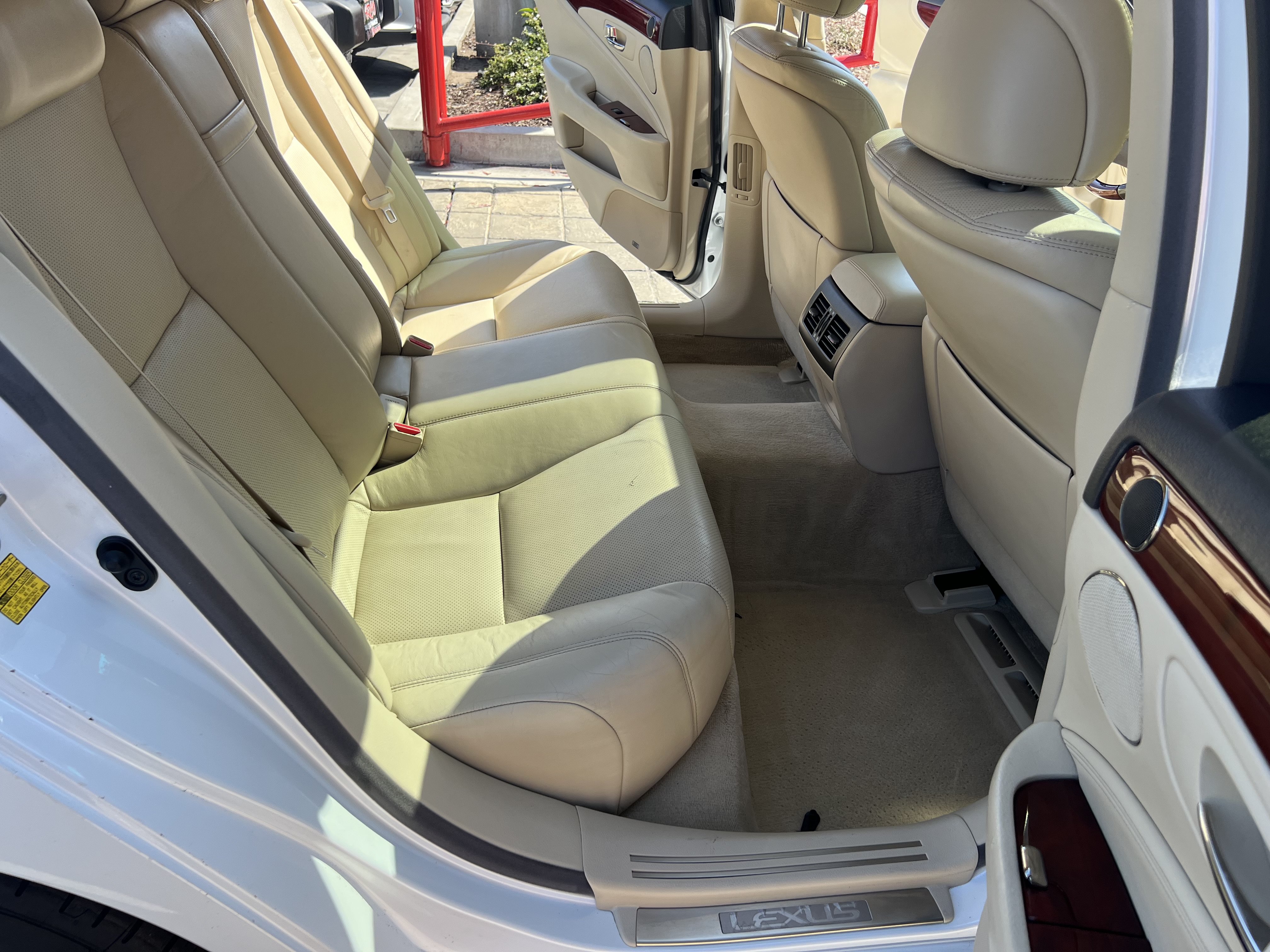 Used 2012 Lexus LS 460 w/ Luxury Value Edition RWD image 20