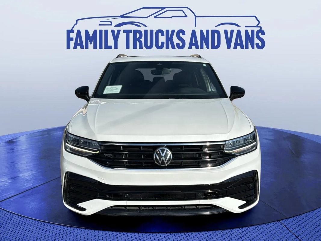 Used 2023 Volkswagen Tiguan SE R-Line FWD image 8