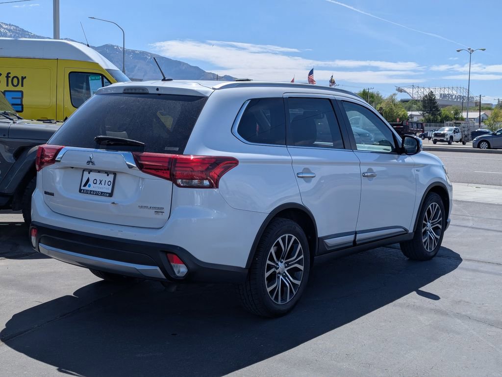 Used 2016 Mitsubishi Outlander GT AWD/4WD image 4