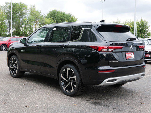 New 2025 Mitsubishi Outlander SEL image 2