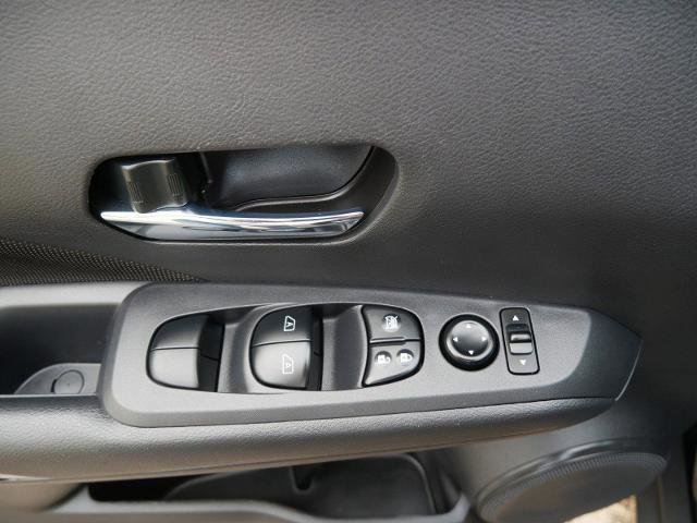 Certified 2024 Nissan Kicks SV image 16