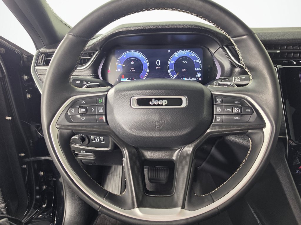 Used 2024 Jeep Grand Cherokee Altitude AWD/4WD image 14