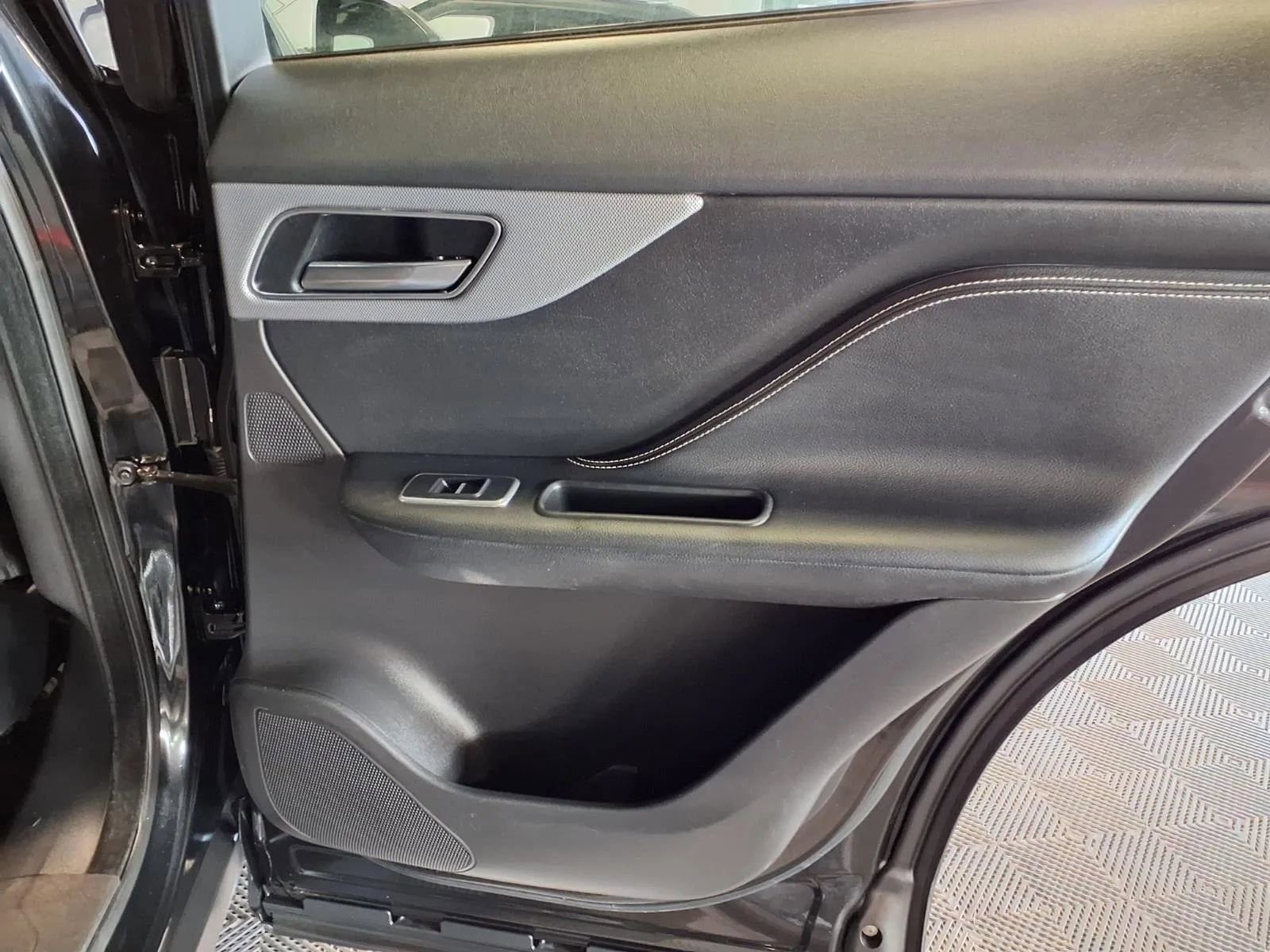 Used 2017 Jaguar F-PACE S image 11