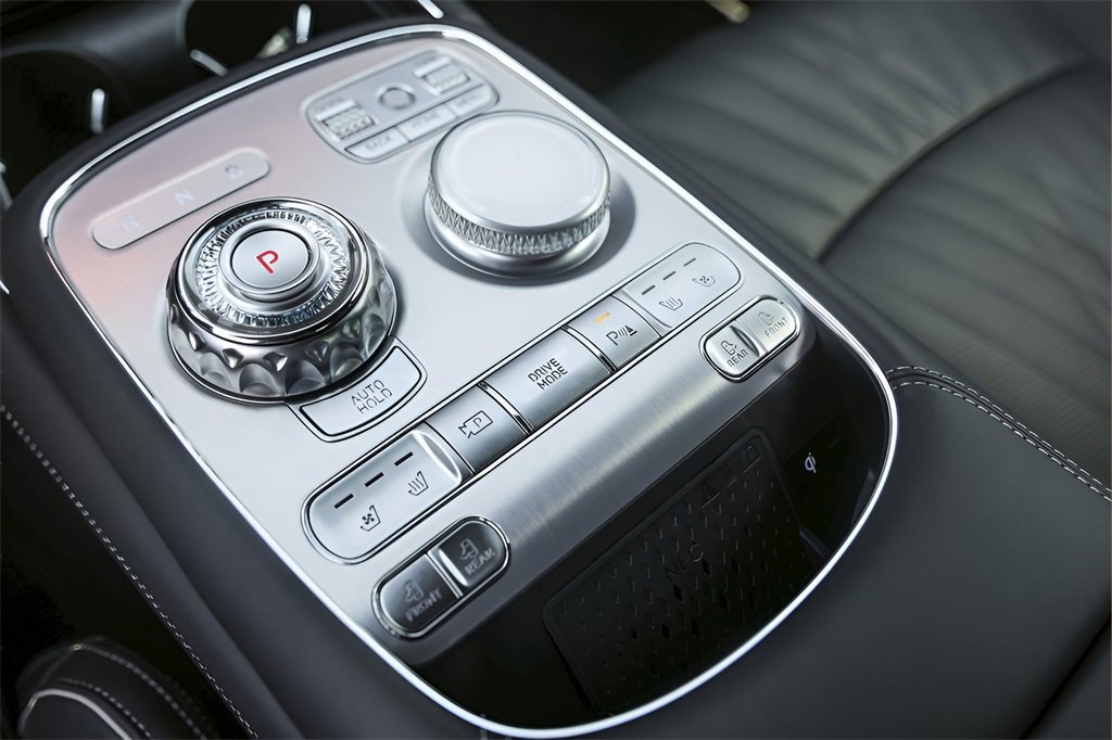 Used 2025 Genesis G90 3.5T image 23