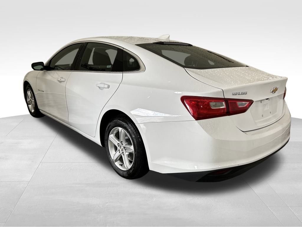 Used 2023 Chevrolet Malibu LT image 3