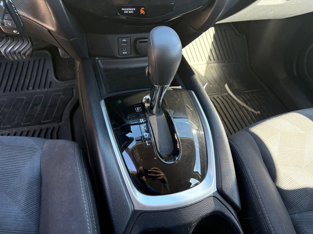 Used 2015 Nissan Rogue S AWD/4WD image 23