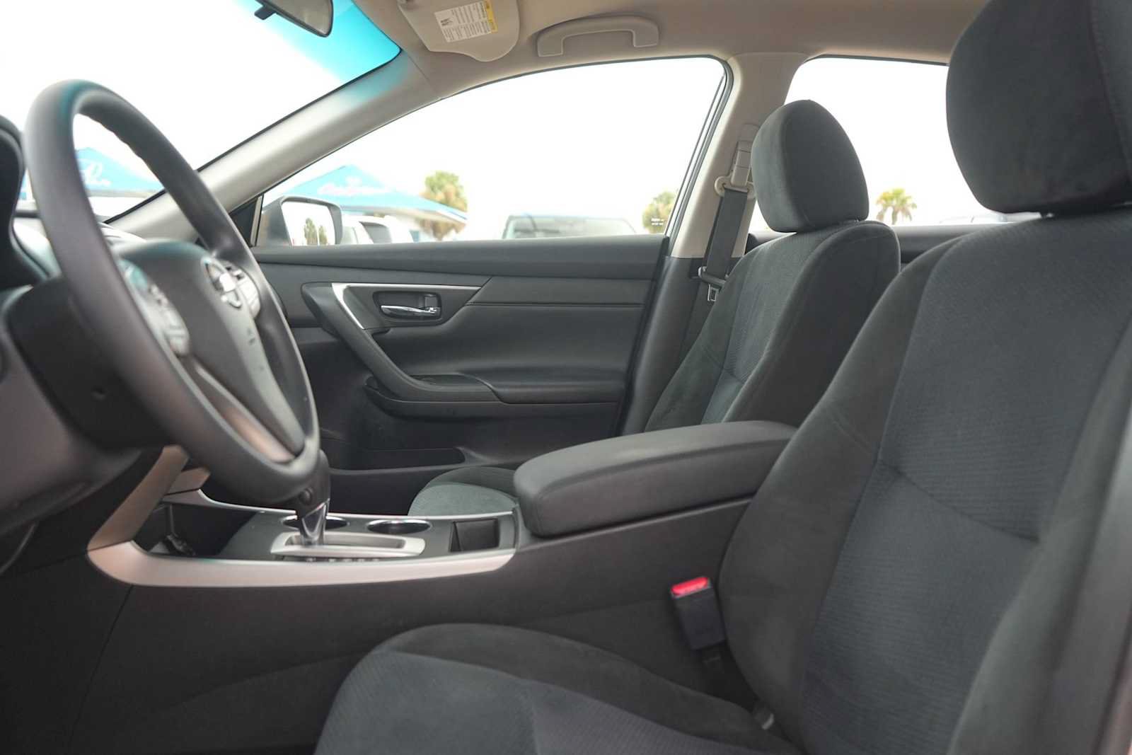 Used 2015 Nissan Altima 2.5 S w/ Power Driver Seat Package FWD image 11