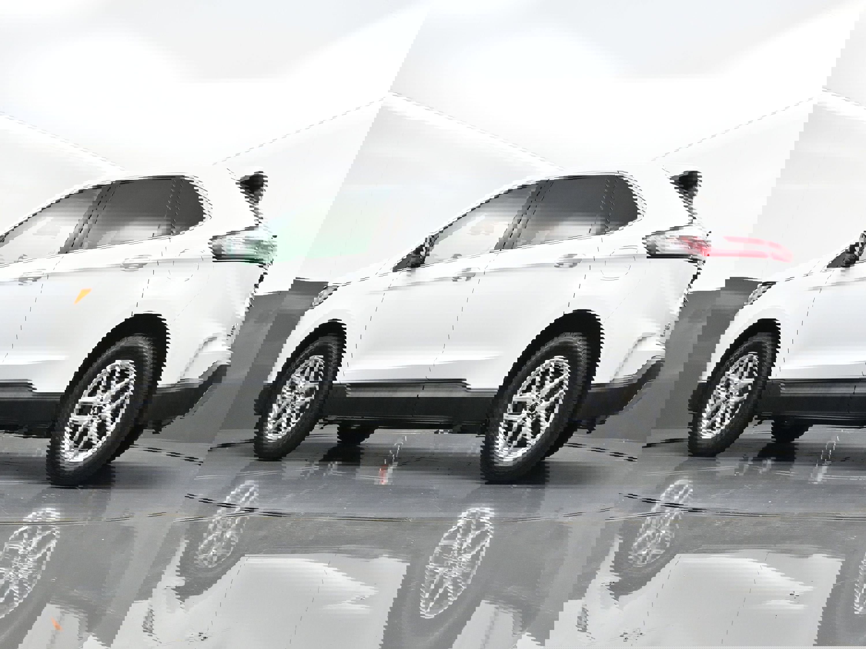 Used 2023 Ford Edge SEL image 48